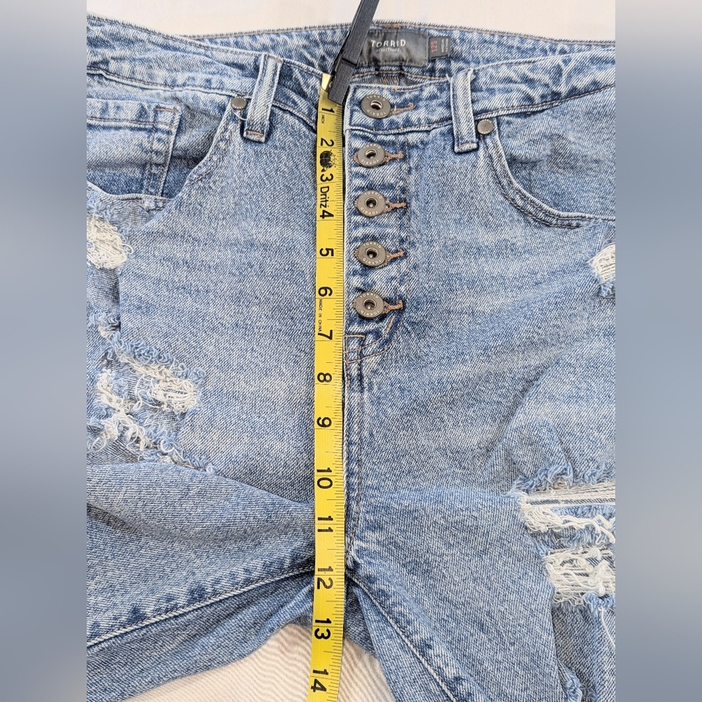 Torrid Ultra Distressed Jeans (12 Short) - Picture 7 of 14